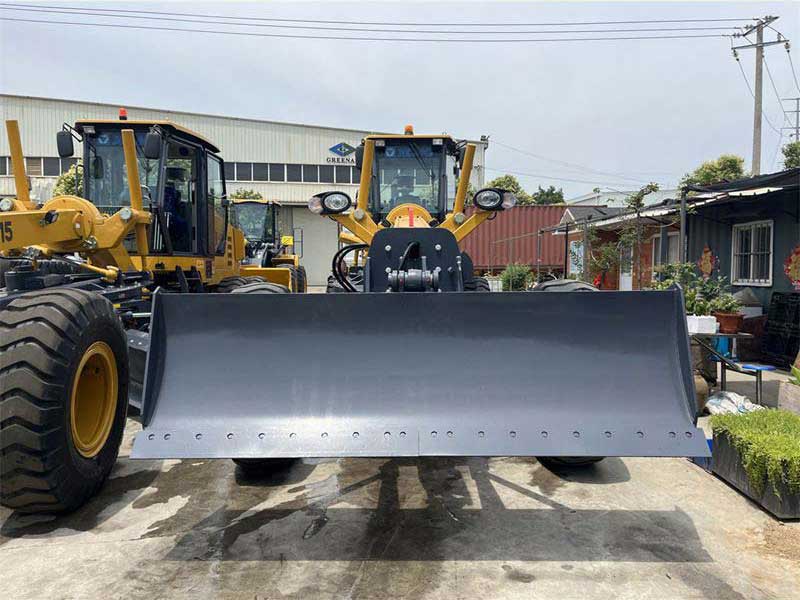 Front view of XCMG GR180 motor grader