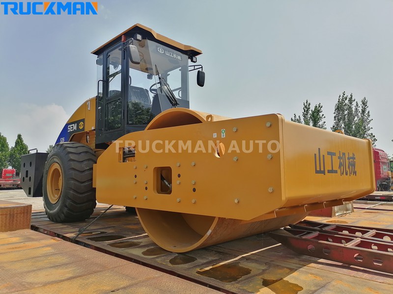 SEM 526 Road Roller