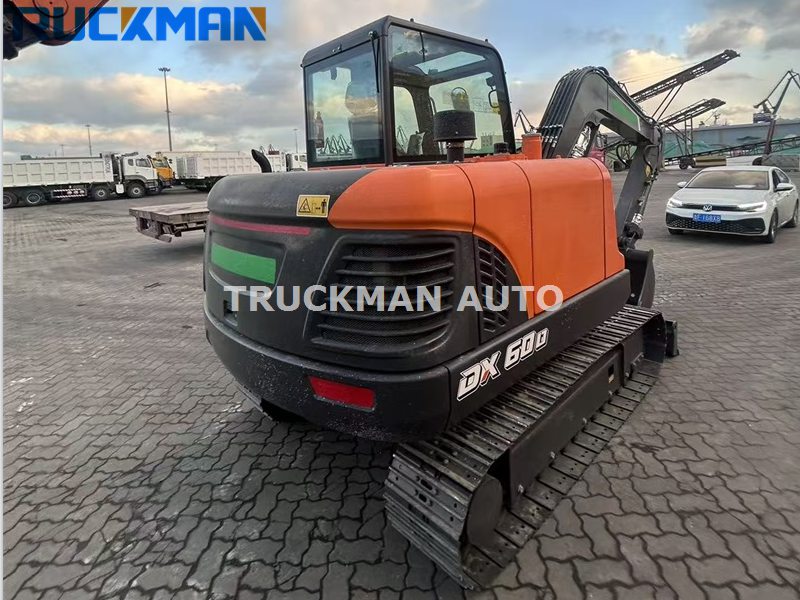 DEVELON 6 tons excavator