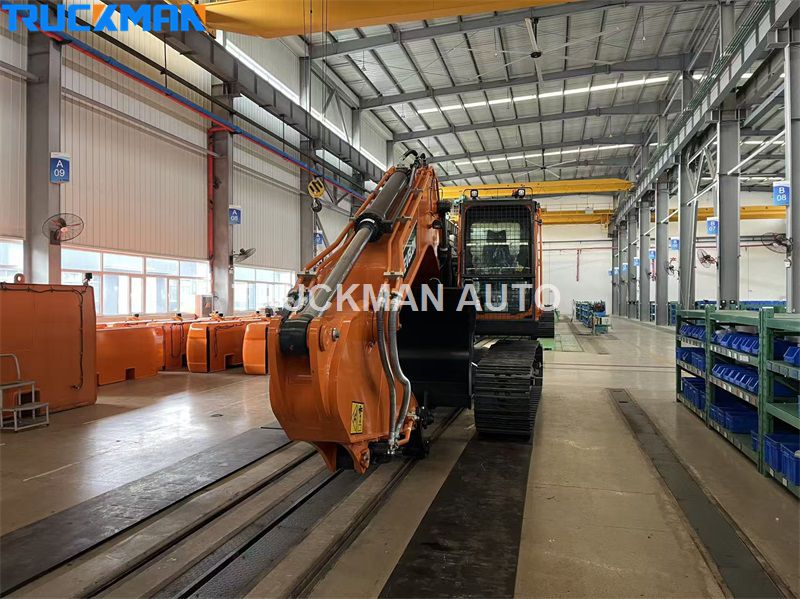 DEVELON DX220LCA
