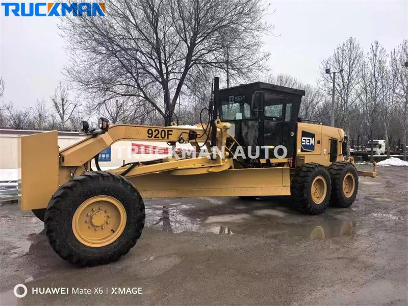 SEM 920F grader