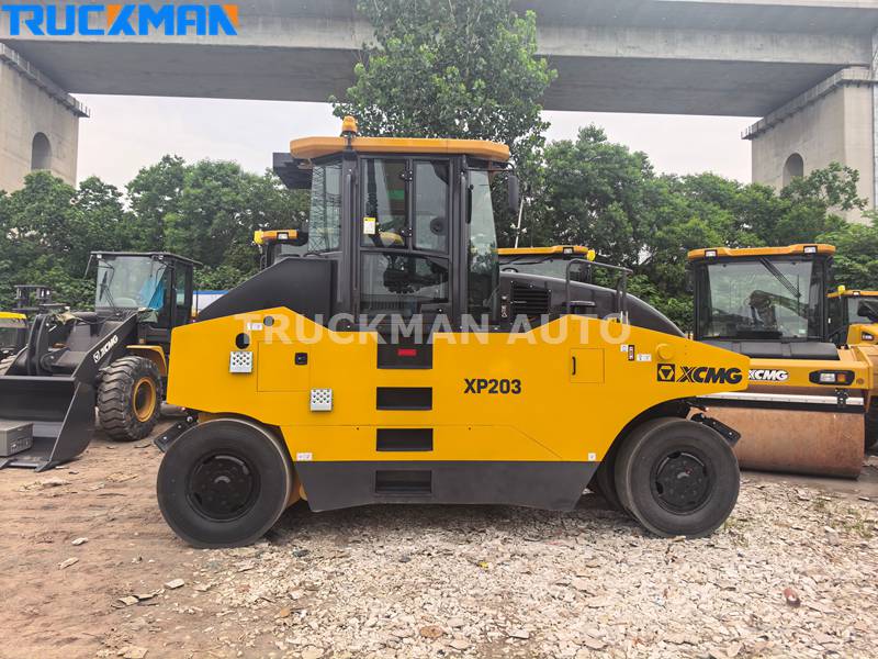 XCMG Pneumatic Road Road
