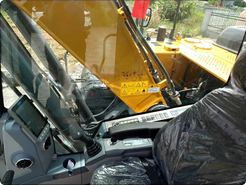 XCMG XE200GA Crawler Excavator Cab
