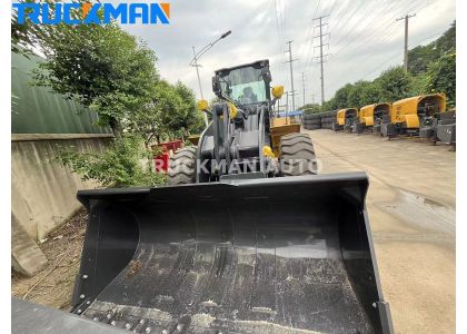 XCMG LW600KN 6 Tons Pay Loader For Ore Loading To Mali