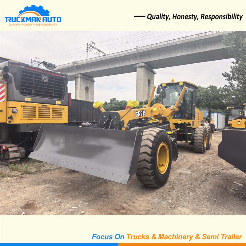 XCMG GR215 215HP 160KW 16.5 Tons Motor Grader For Uganda